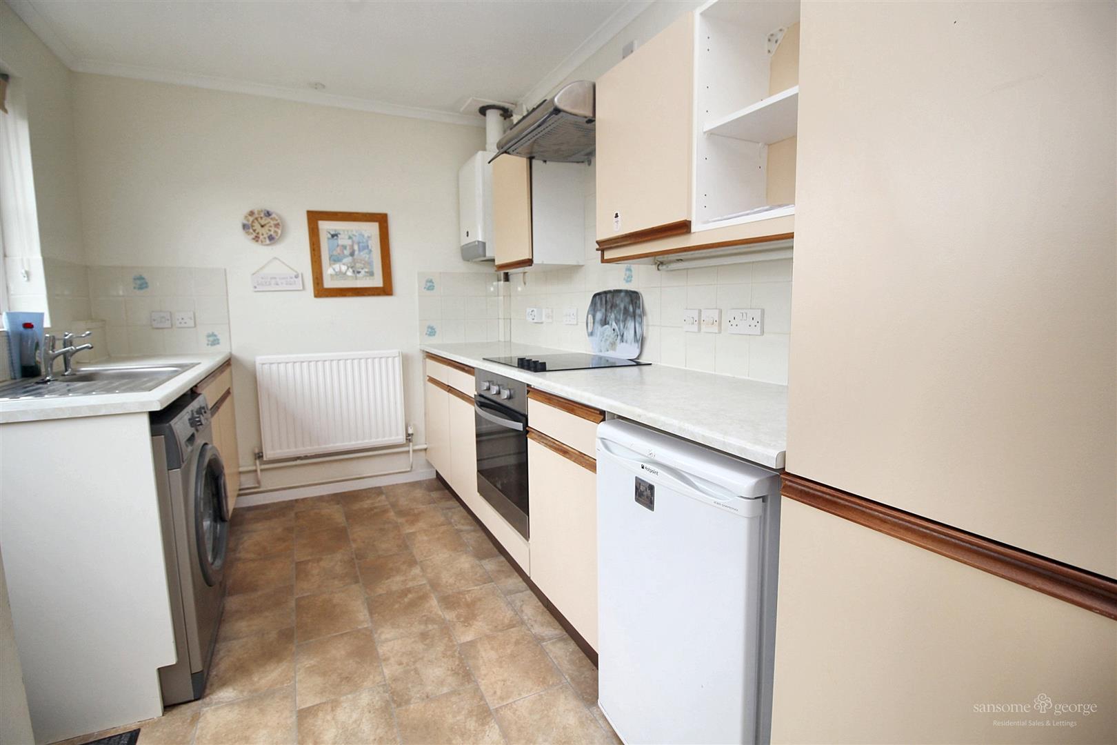 2 bed property in Condor Close, Reading